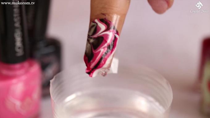 Márványozott minta készítése Crystal Nails Hard Lacquer körömlakkokkal